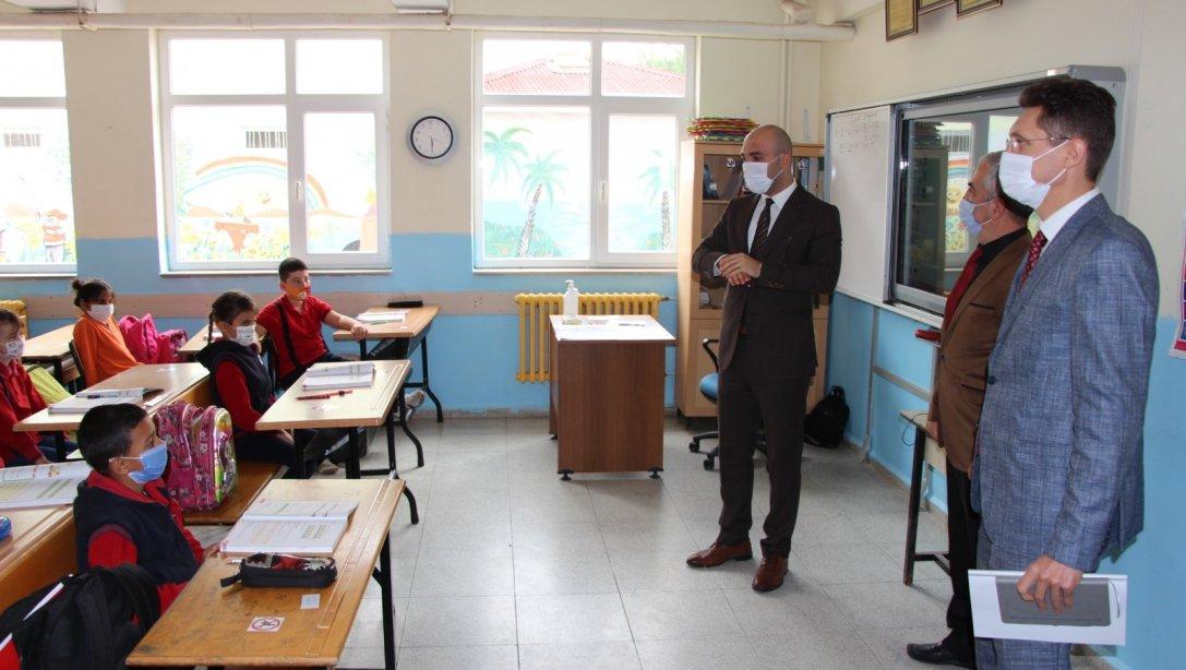 Kaymakamımız Sayın Mehmet Çağatay ÇAKAL Hacıdanişment İlk/Ortaokulunu ziyaret etti