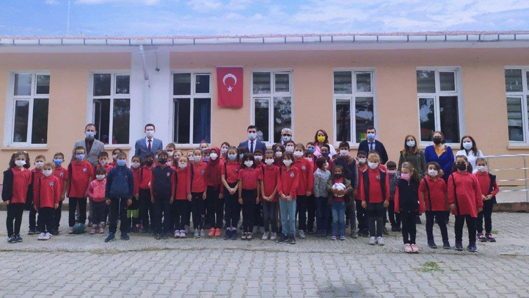 İlçe Kaymakamımız Sayın Muhammet ÇİFTCİ Atatürk İlkokulunu Ziyaret Etti